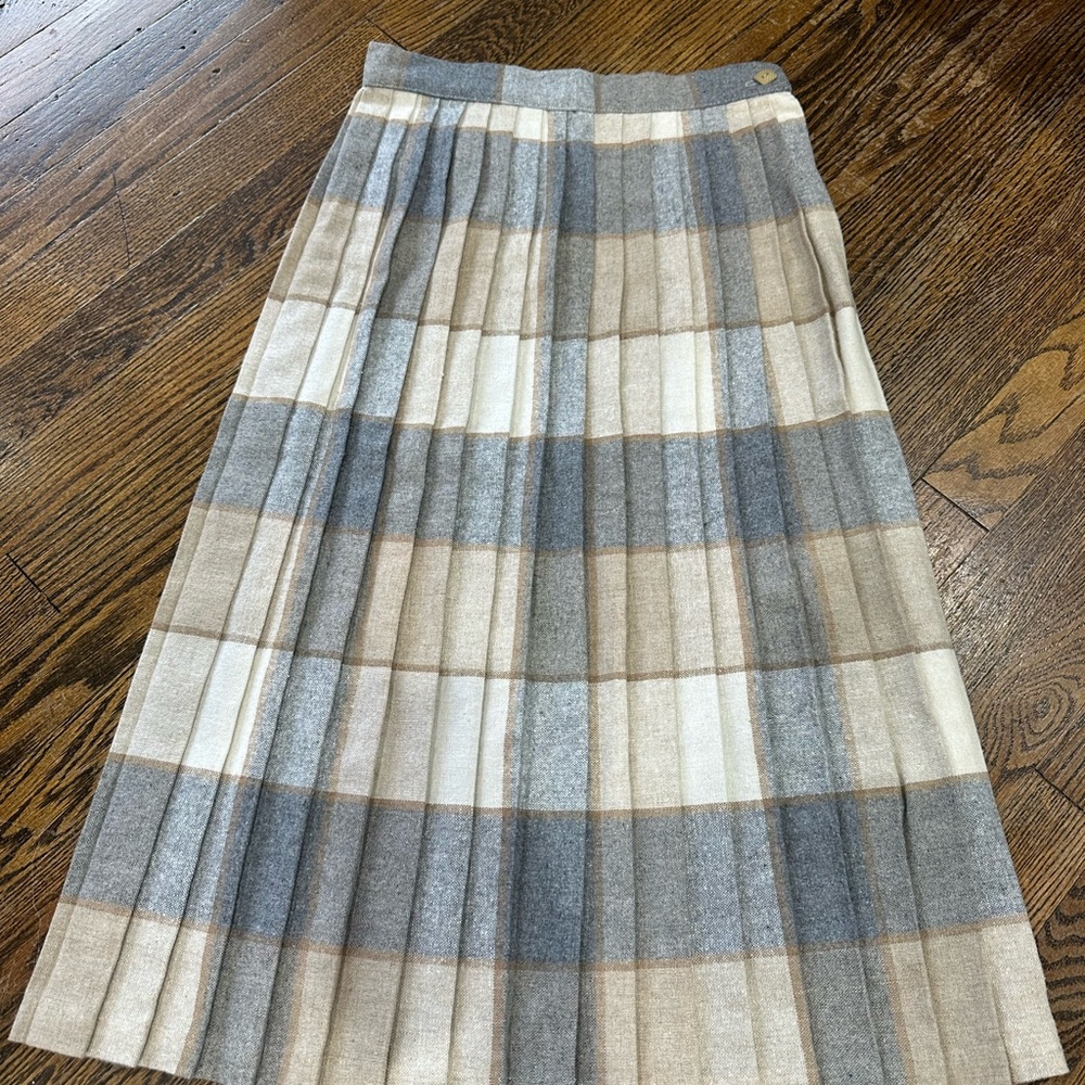 Source Unknown Plaid A-Line Skirt in Gray and Cream